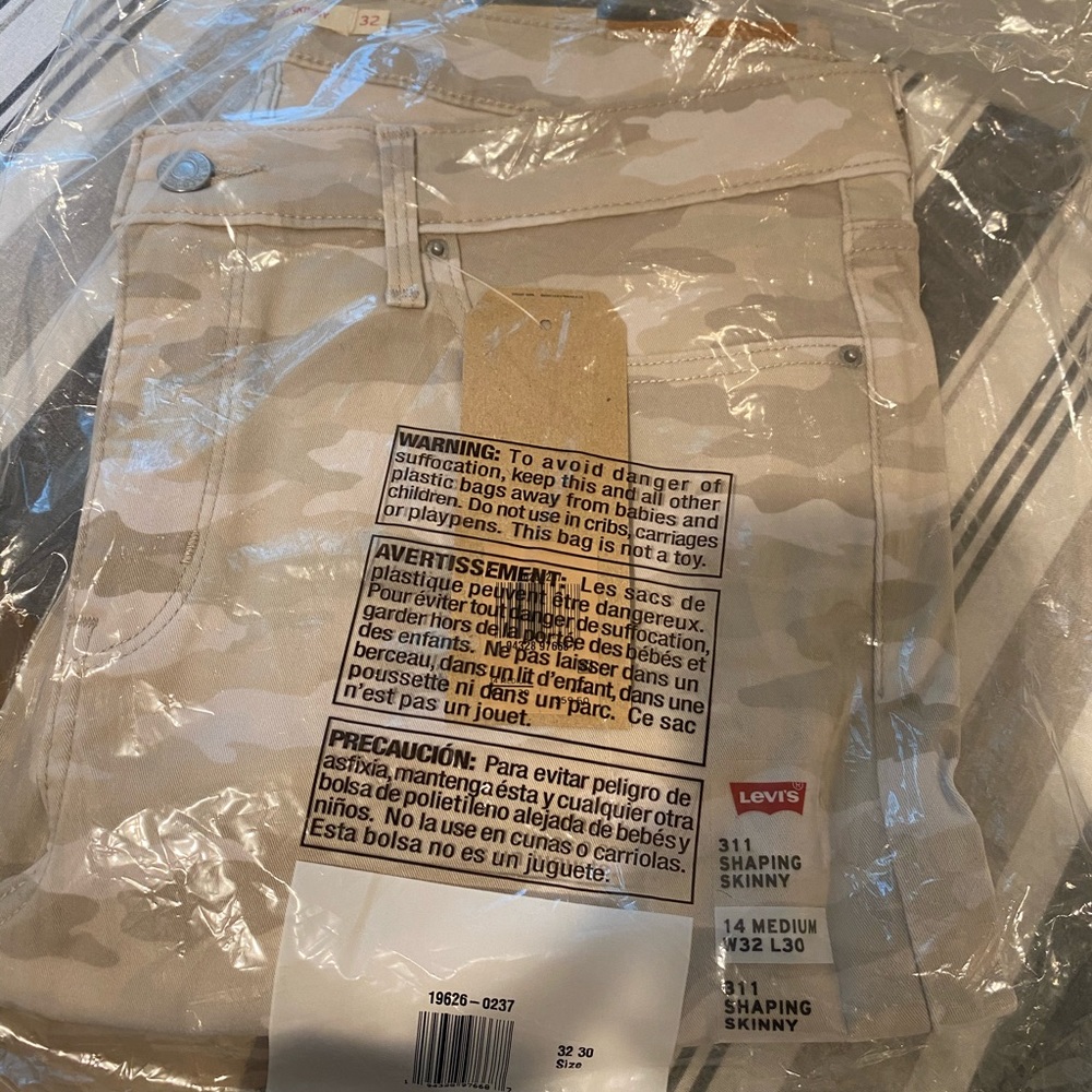 Levi jeans